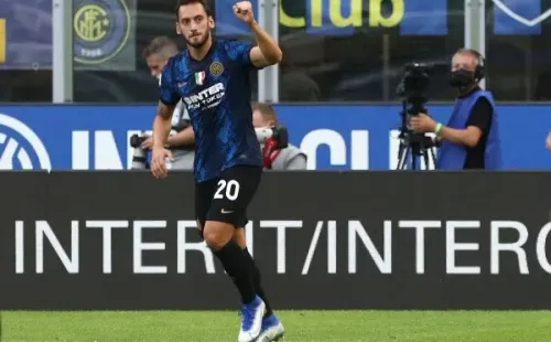 Hakan Çalhanoglu Inter Genoa
