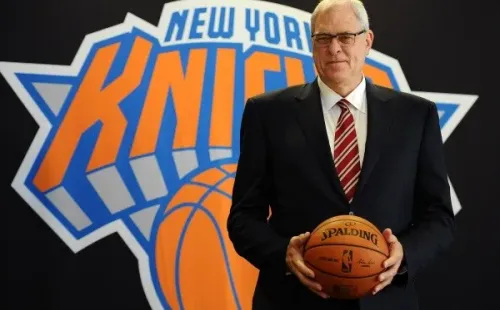 Gerente de operações dos Knicks na época, Phil Jackson chegou a criticar Melo publicamente algumas vezes (Foto: Getty Images)