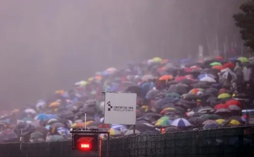 Fãs nas arquibancadas do GP da Bélgica em Spa-Francorchamps (Getty Images)