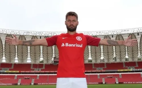 Sóbis teria indicado Rentería em vez de Rodallega em 2005 ao Inter (Foto: Ricardo Duarte/Internacional)