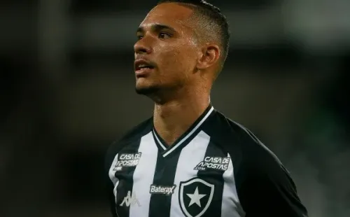 Luiz Fernando tem contrato no Botafogo expirando exatamente em dezembro, assim como empréstimo no Grêmio (Foto: Vitor Silva/Botafogo)