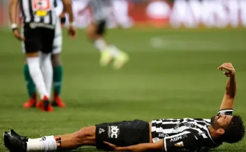 Diego Costa se lesionou no jogo contra o Palmeiras. (Foto: Getty Images)