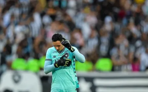 Paraguaio não atua pelo Botafogo há ano por conta da lesão (Foto: Thiago Ribeiro/AGIF)