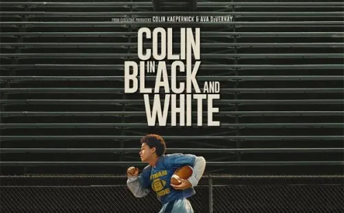 Poster de “Colin In Black & White” sobre a história de Colin Kaepernick – Foto: Reprodução/Netflix
