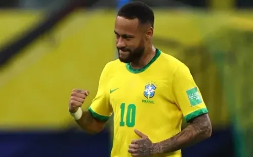 Neymar se machucou com a camisa da Seleção Brasileira. Foto: Getty Images
