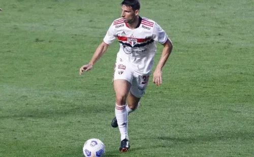 Calleri em ação com a camisa do São Paulo (Foto: Getty Images)