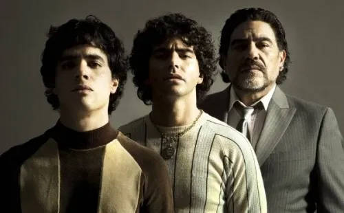 Nicolás Goldschmidt, Nazareno Casero e Juan Palomimo são protagonistas da série ‘Maradona: Conquista de um sonho’ – Foto: Divulgação/Amazon