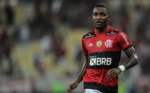 Foto: Thiago Ribeiro/AGIF - Ramon com a camisa do CRF