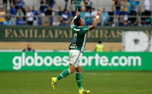 Foto:Daniel Vorley/AGIF -O jogador Lucas Barrios comemora o primeiro gol do Palmeiras durante partida do Campeonato Brasileiro A 2016, na Arena Allianz Parque