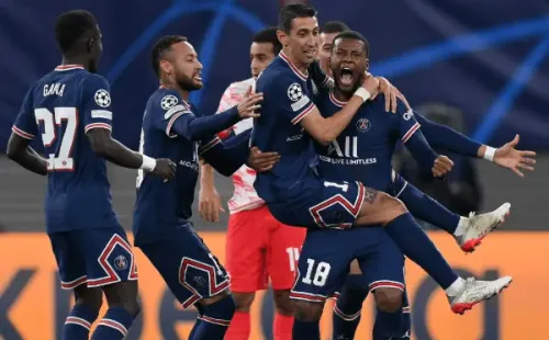 Jogadores do PSG festejam gol na vitória deste fim de semana. (Foto: Getty Images))