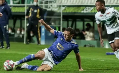 Rômulo revela que deseja a permanência de Luxemburgo no Cruzeiro (Foto: Robson Mafra/AGIF)