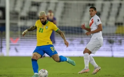 Foto: Jorge Rodrigues/AGIF – Gabigol com a camisa da Seleção Brasileira