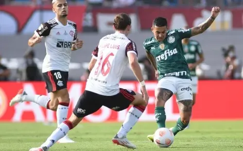 Foto:FocoUy/AGIF | Filipe Luís falhou no 1º gol do Palmeiras