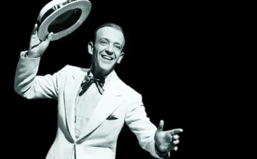 Fred Astaire morreu em 1987, aos 88 anos, vítima de uma pneumonia – Imagem: Reprodução