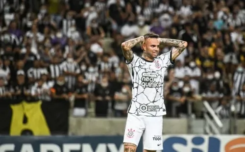 Foto: Kely Pereira/AGIF – Luan está em sua segunda temporada pelo Corinthians e perdeu espaço com Sylvinho