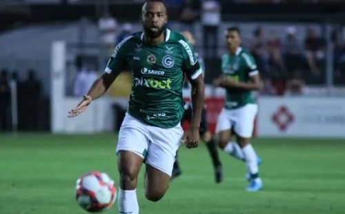 Foto: (Joao Vitor Rezende Borba/AGIF) – Reynaldo foi o jogador do Goiás com a maior média em cortes por jogo na Série B 2021, com 4,5