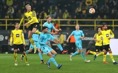 O goleador Haaland estará em campo pelo Dortmund hoje. Créditos: Getty Images