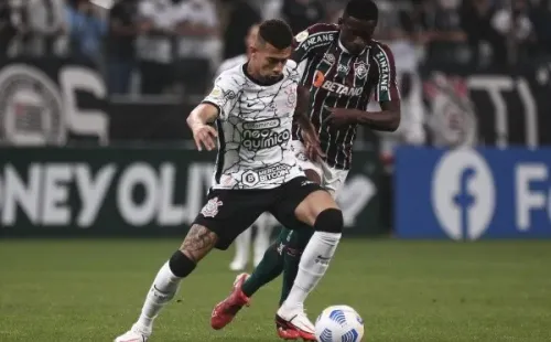Foto: (Ettore Chiereguini/AGIF) – João Victor foi o líder do Corinthians em cortes por jogo durante a disputa do Campeonato Brasileiro 2021, com quatro de média