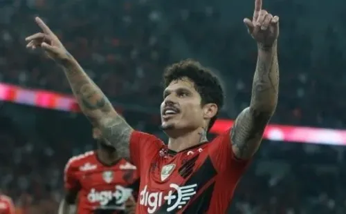 Foto: Gabriel Machado/AGIF – Márcio Azevedo vive indefinição de contrato no Athletico para 2022