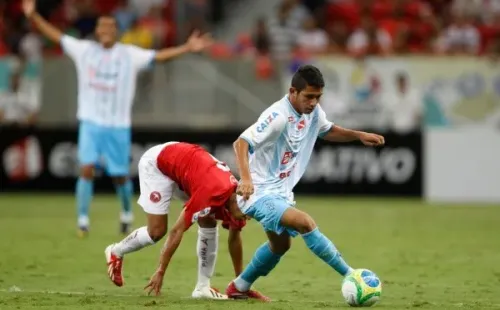 Foto: Adalberto Marques/AGIF – Leandro Carvalho em ação Paysandu