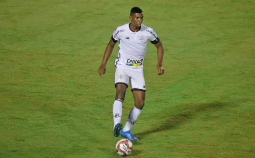Foto:Jhony Pinho/AGIF | Kanu aceita proposta do Corinthians
