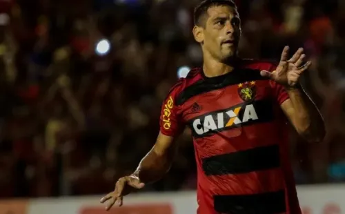 Foto: (Clélio Tomaz/AGIF) – O Sport também está de olho em Diego Souza para a temporada 2022