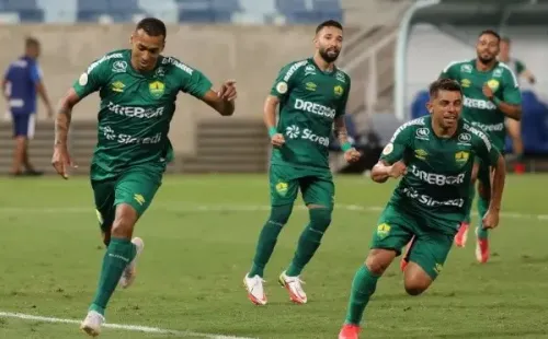 Cuiabá prepara uma pequena reformulação em seu elenco     (Foto: AssCom Dourado)