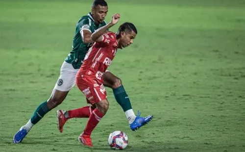 Foto: Heber Gomes/AGIF – Volante marcou dois gols e deu cinco assistências em 2021