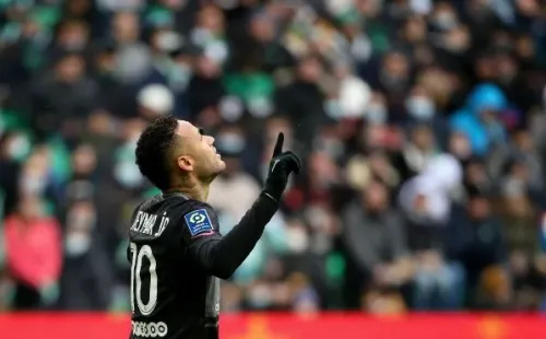 John Berry/Getty Images/ Neymar comemorando gol pelo PSG.