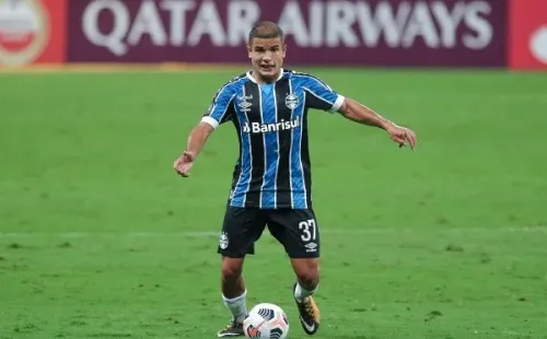 Felipe Albuquerque: receberá oportunidades no Grêmio (Foto: Fernando Alves/AGIF)