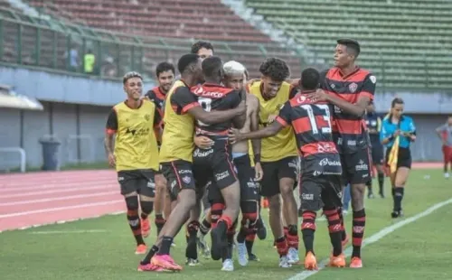 Foto: Twitter oficial do Vitória - Meninos do time sub-20 do Leão