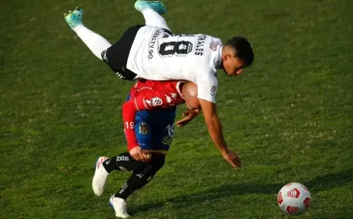 Foto:Marcelo Hernandez/Getty Images – Iván Morales foi artilheiro do Colo-Colo em 2021 e estaria no radar do Vasco para a Série B