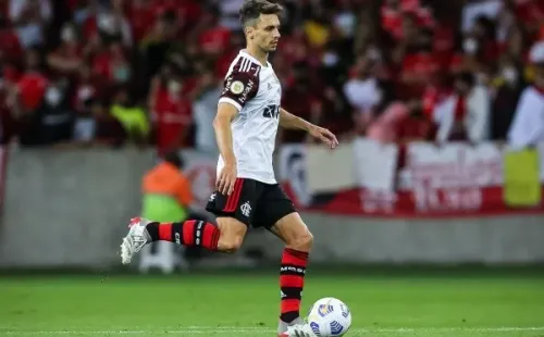 Foto: (Pedro H. Tesch/AGIF) – Rodrigo Caio tem sofrido com lesões nas duas últimas temporadas, atrapalhando uma continuidade no Flamengo