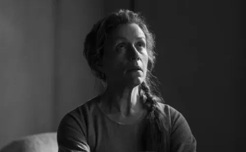 Frances McDormand co-protagoniza e produz A Tragédia de Macbeth – Foto: Reprodução/AppleTV