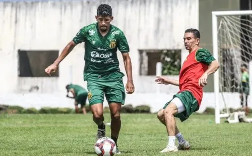 Ronald Felipe / SCFC – Pimentinha em ação pelo Sampaio