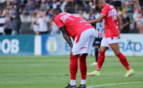 Foto: Joao Vitor Rezende Borba/AGIF – Frazan esteve no CRB na última temporada e disputou a Série B
