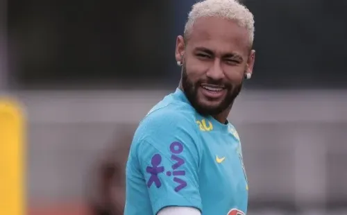 Neymar ficou de fora da Seleção Brasileira por conta da contusão     (Foto: Ettore Chiereguini/AGIF)