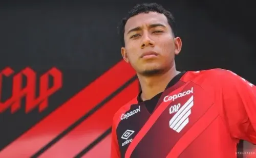 Foto: (Site Oficial Athletico Paranaense/Gustavo Oliveira/athletico.com.br) – Bryan García assinou um contrato de quatro anos com o Athletico