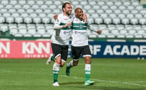 Foto:Robson Mafra/AGIF | Léo Gamalho retorna ao time titular