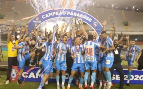 Foto: Fernando Torres/AGIF -Jogadores do Paysandu comemoram título de campeão após partida contra o Remo no estádio Mangueirão pela decisão do campeonato Paraense 2020.