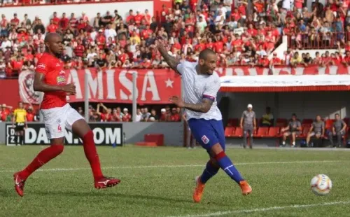 Robson Mafra/AGIF – Rafael Furtado em sua passagem pelo Paraná Clube
