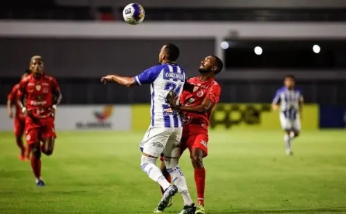 Foto: Celio Junior/AGIF – Marco Túlio está emprestado pelo Sporting e disputa sua segunda temporada pelo CSA
