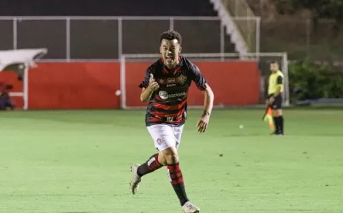 Foto: Renan Oliveira/AGIF – Luidy marcou o gol do Vitória no empate com o maior rival