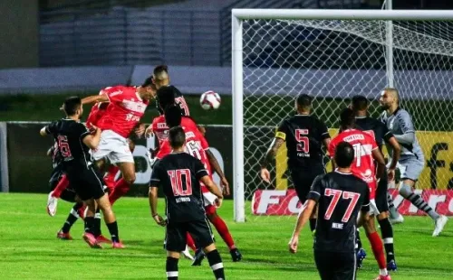 Foto: Ailton Cruz/Gazeta de Alagoas. CRB em confronto contra o Vasco da Gama pela série B do Campeonato Brasileiro de 2021.
