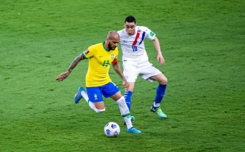 Foto: Alessandra Torres/AGIF – Daniel Alves em ação pela Seleção Brasileira