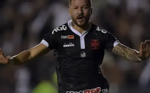 Rossi fez sucesso com a camisa do Vasco (Foto: Thiago Ribeiro/AGIF)