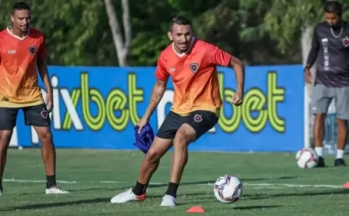 Guilherme Drovas / Botafogo-PB. Luís Eduardo não faz mais parte da equipe do Belo.