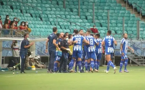 Morgana Oliveira/ASCOM CSA – Elenco do Azulão comemorando o gol