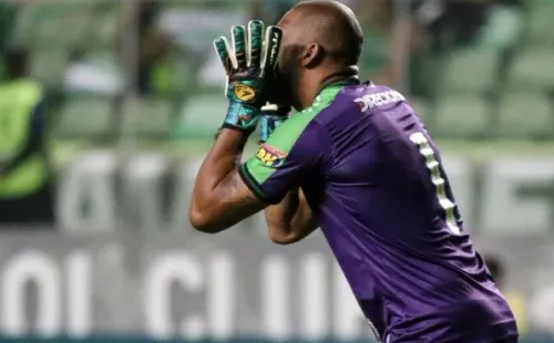 (Foto: Fernando Moreno/AGIF) América deverá entrar com time misto contra URT