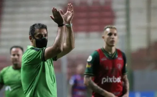 Fernando Moreno/AGIF – Marquinhos Santos em ação pelo Coelho